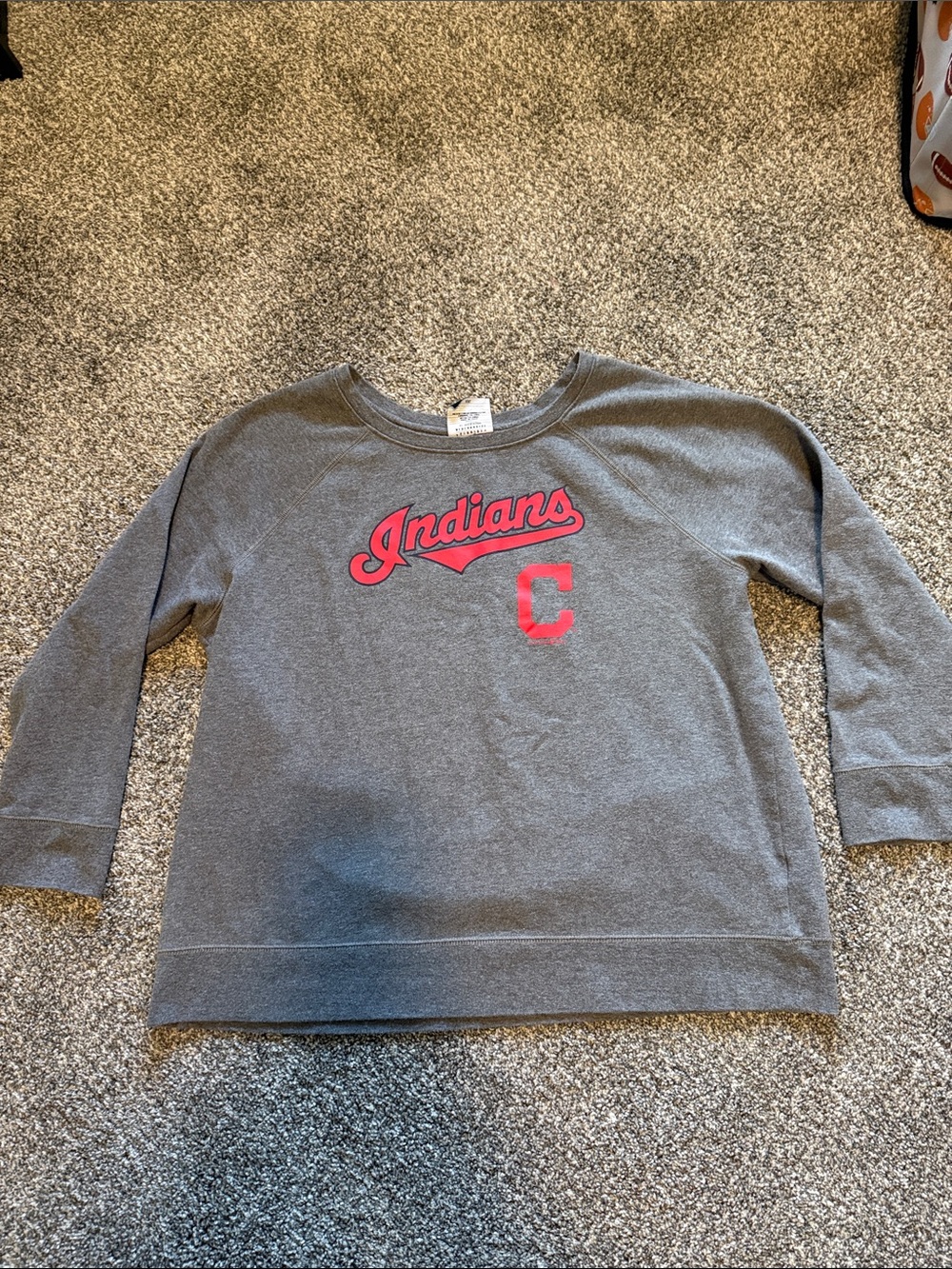 Women’s 2x Indians sweatshirt
